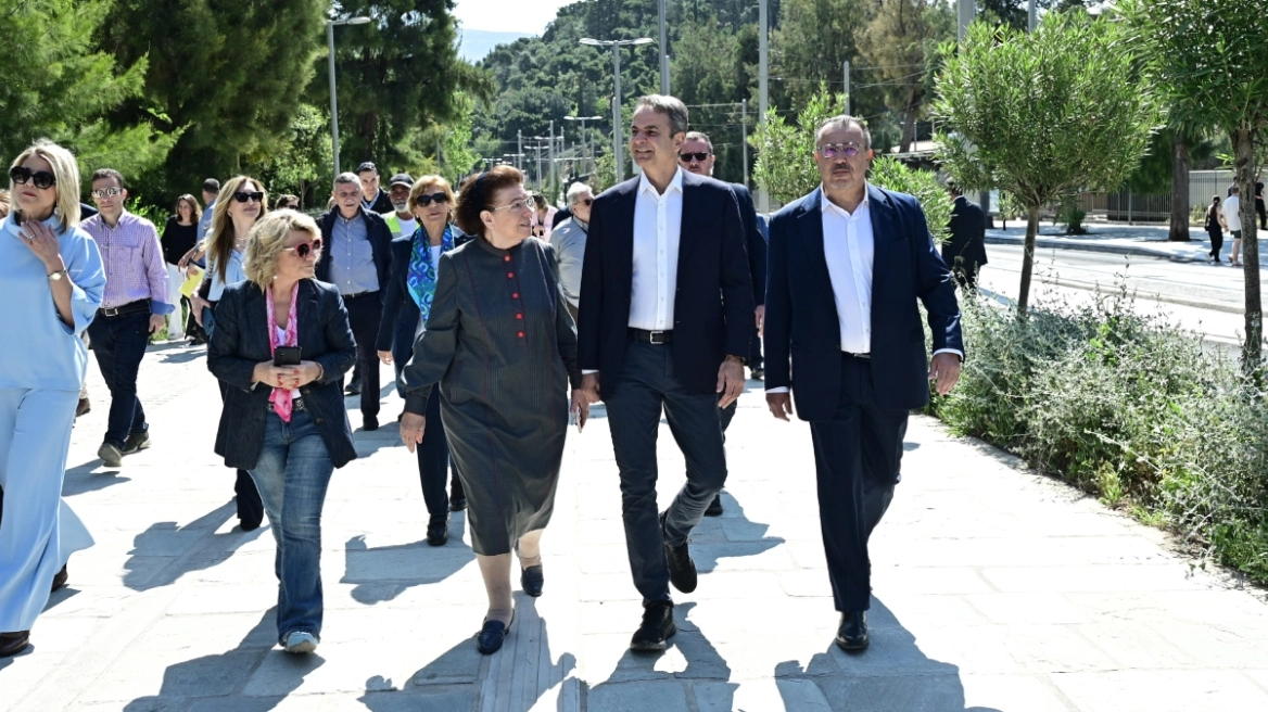 Επίσκεψη του Πρωθυπουργού στη Λεωφόρο Βασιλίσσης Όλγας